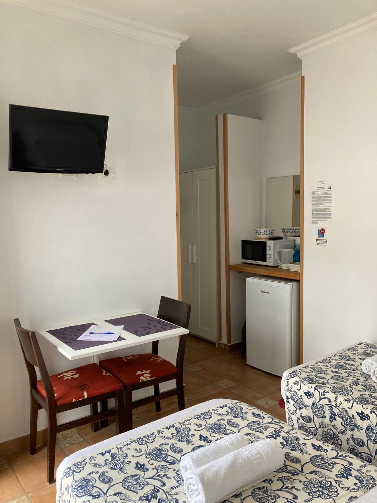 Apartamentos Y Habitaciones Villa Marina La Caleta  Chambre photo